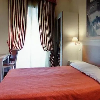 Hotel Rio Milão 3*,  Itália